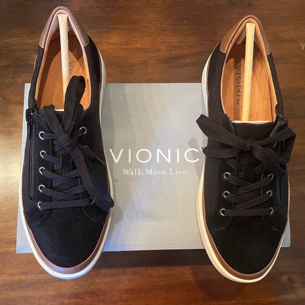 Vionic Mayra Women’s Sneakers in Black (Brand New!!!)